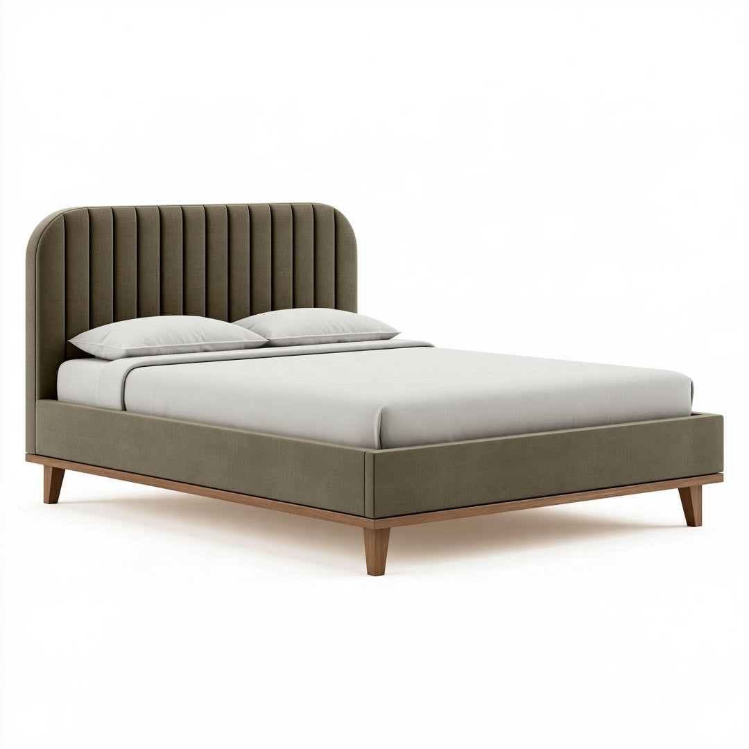 Letto matrimoniale Parvireq 160x200 cm in tessuto tortora con testiera imbottita e piedi in legno, stile moderno.